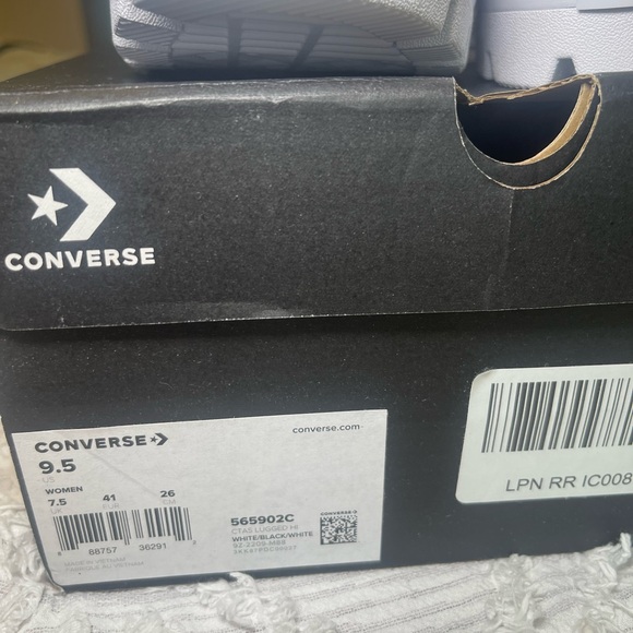 Converse Women's Chuck Taylor All Star Lugged High Top white sneakers Size 9.5 - Picture 8 of 8